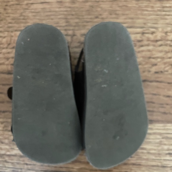 Toddler Sandals- Target and Old Navy - Picture 3 of 3